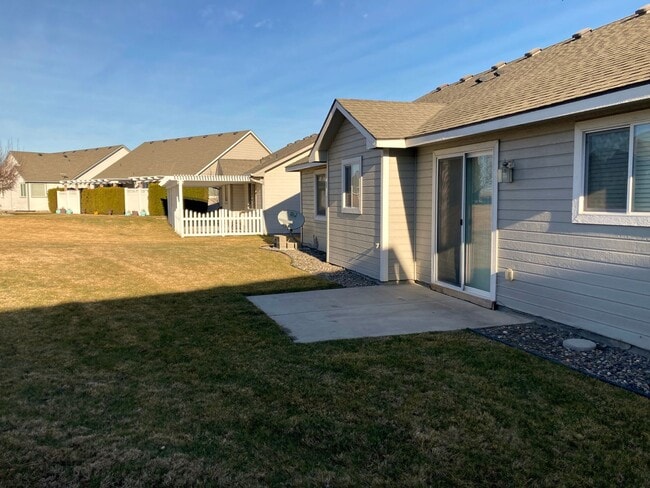 Building Photo - 142 Berkshire Ln