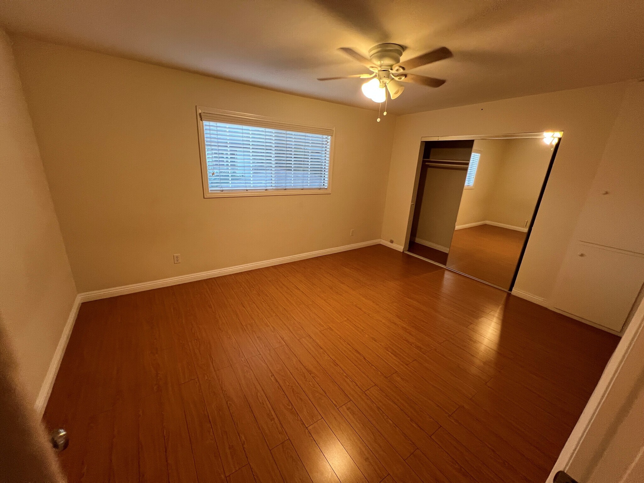 Building Photo - 1319 E California Ave