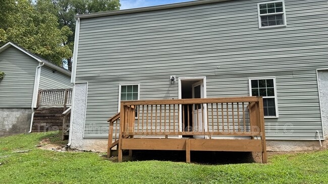 Building Photo - 2315 Clearwater Rd