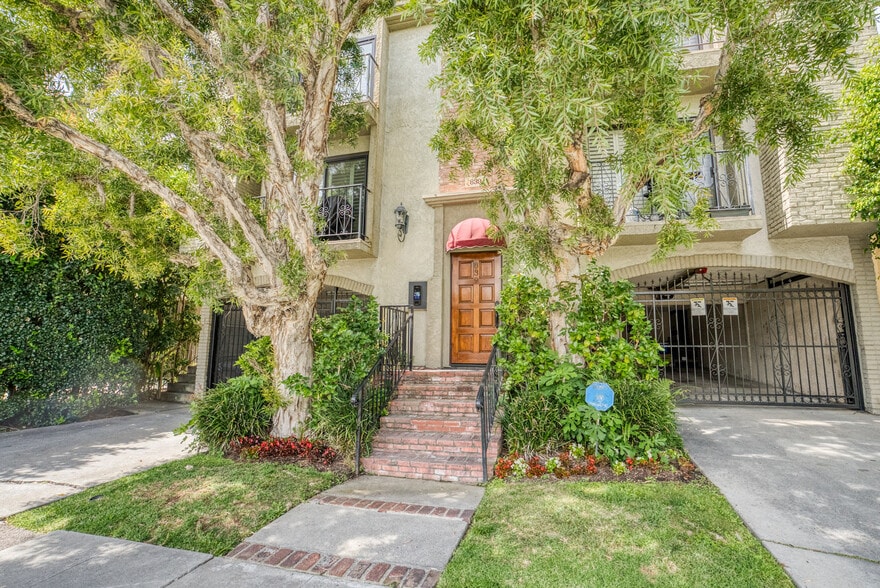 Building Photo - 839 S Holt Ave