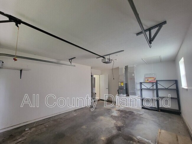Building Photo - 1609 Vecuna Cir