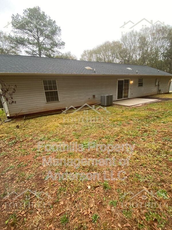 Building Photo - 307 Green Forest Dr