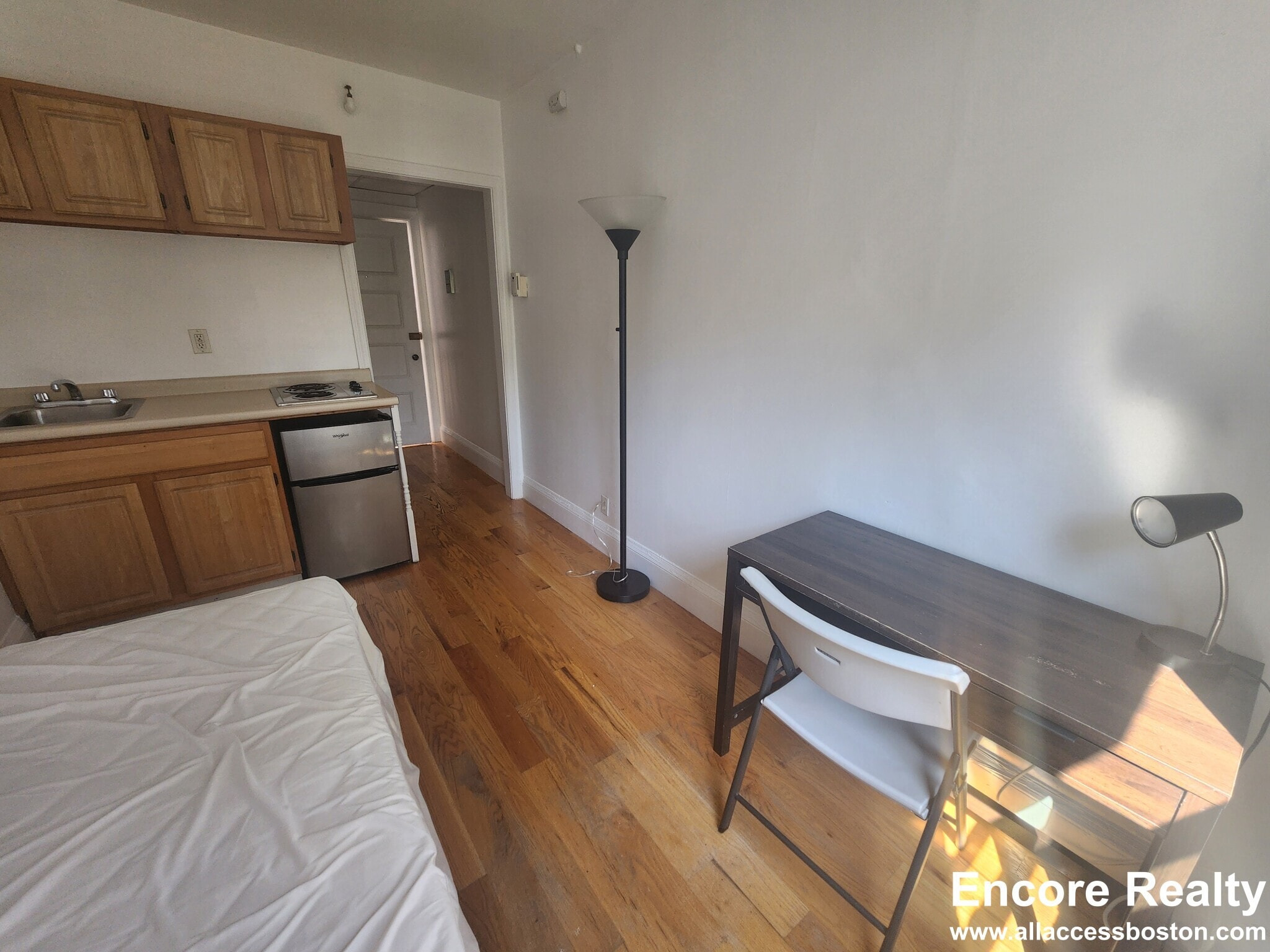 Building Photo - 1061 Beacon St