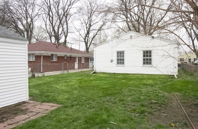 Building Photo - 3652 Dixie Dr