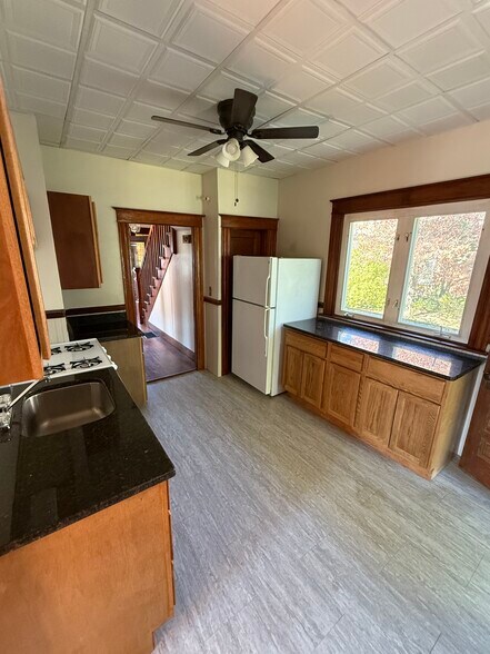 Building Photo - 280 3rd Ave