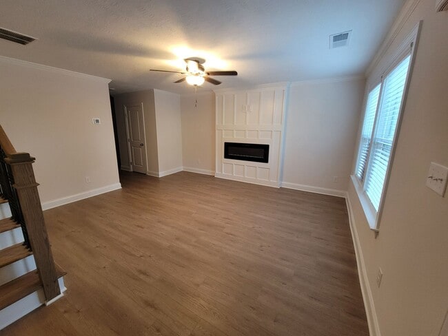 Building Photo - 178 Village Run
