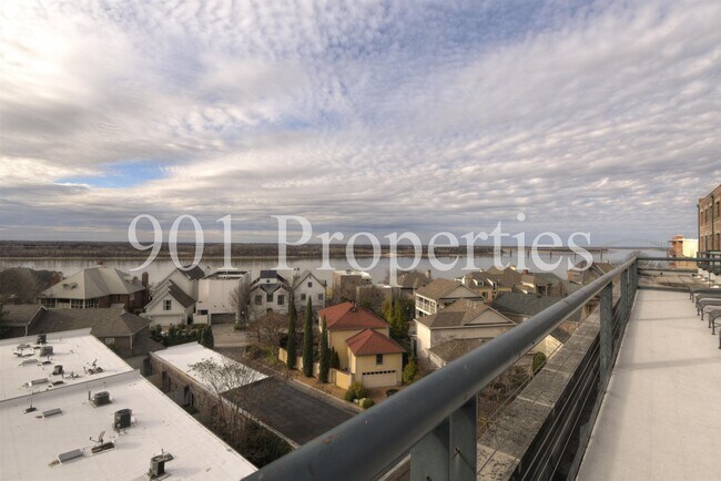 Building Photo - 505 Tennessee St