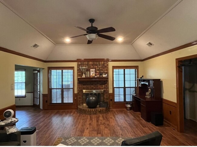 Building Photo - 3988 Fern Valley Dr