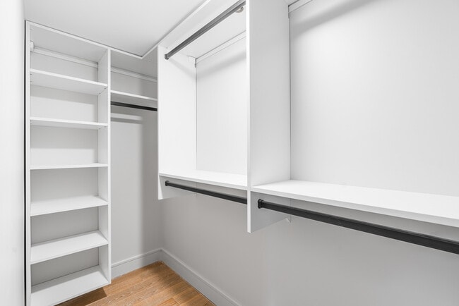 Building Photo - 1810 N Wells St