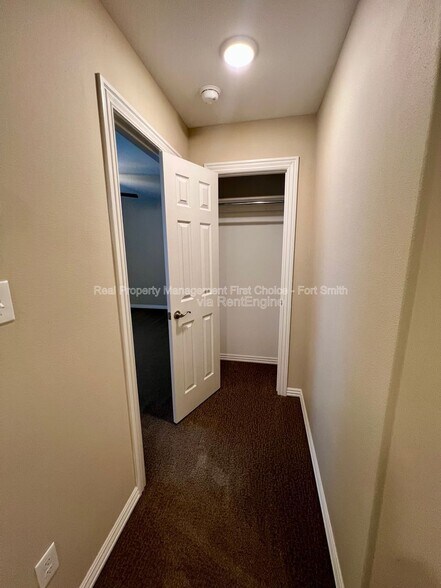 Building Photo - 9921 Landry Dr