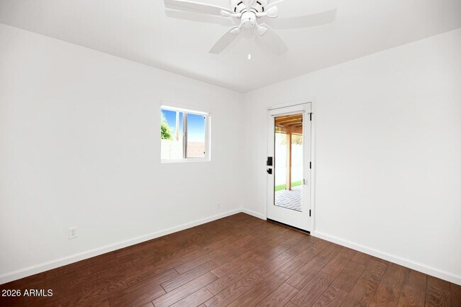 Building Photo - 4228 N 44th Pl