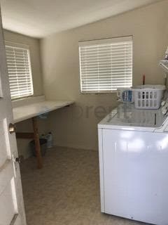 Building Photo - Unit