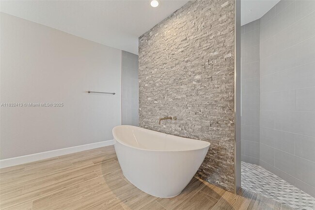 Building Photo - 4610 SW Masefield St