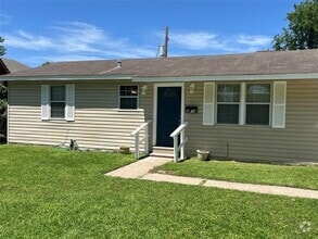 Building Photo - 2213 Isabella St