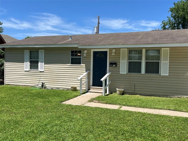 Primary Photo - 2213 Isabella St