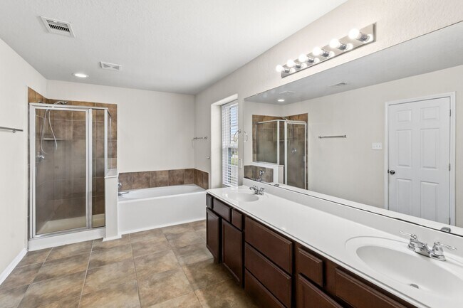 Building Photo - 18715 Windy Stone Dr