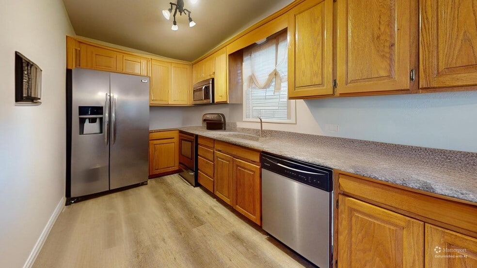 Building Photo - 1202 E Keller St