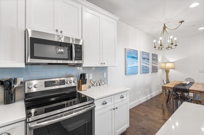 Building Photo - 4923 E County Hwy 30A