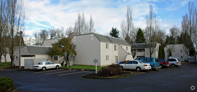 Building Photo - Fourteen Pines