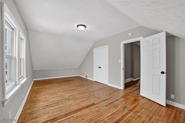 Building Photo - 4977 E 90th St