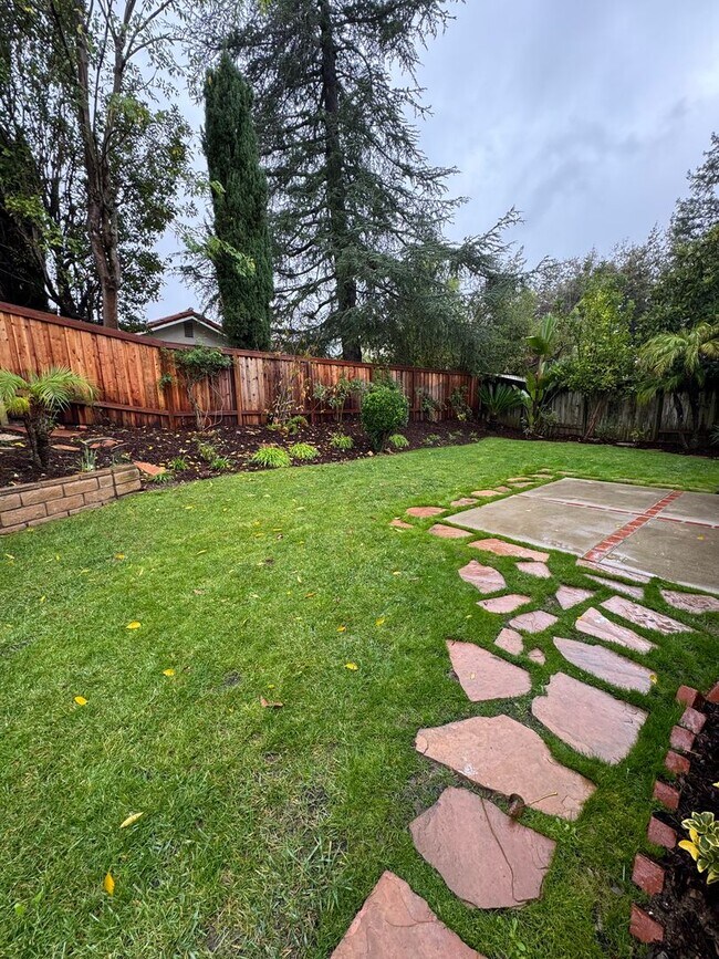 Building Photo - Renovated Home with Modern Comfort and Spa...