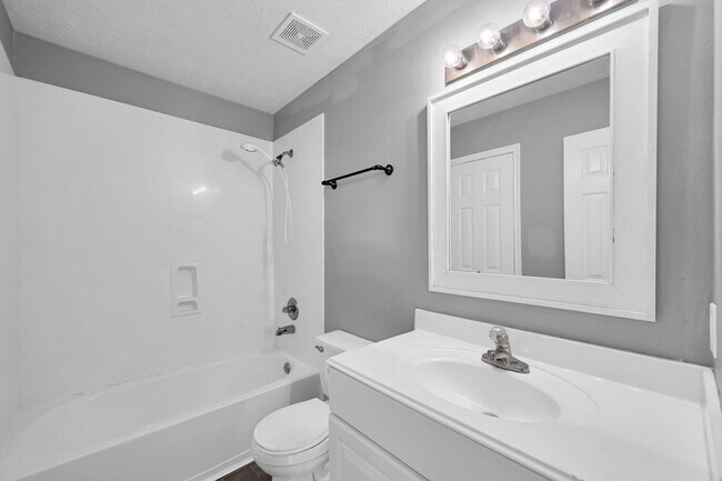 Building Photo - 18441 Sunrise Oaks Ct