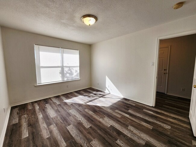 Building Photo - 5314 Hannah Dr