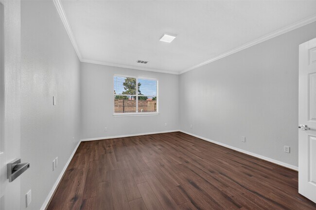 Building Photo - 24542 Bella Veneza Dr