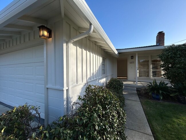 Building Photo - Rare Lindell Drive Single-Family Home in Prime Walnut Creek Location!