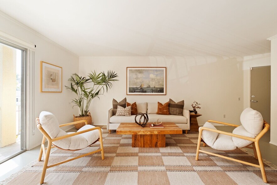 Living Room Photo #2 - 2311 4th St