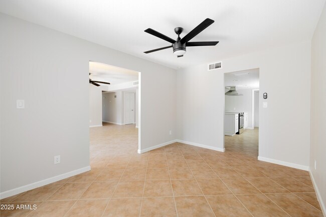 Building Photo - 8643 E Palo Verde Dr