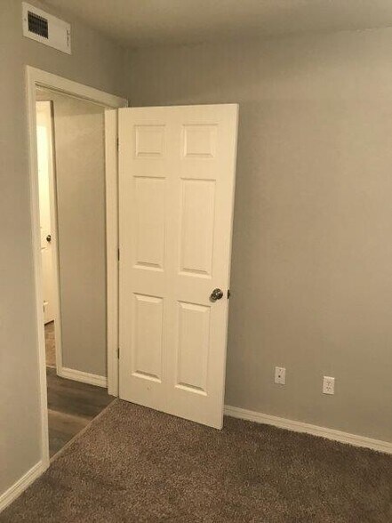 Building Photo - 820 Hardy Springs Cir