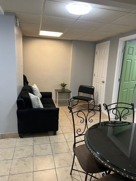 Building Photo - 305 E Mt Eden Ave