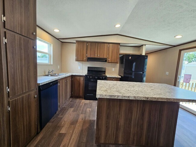 Building Photo - 1082 Myakka Dr