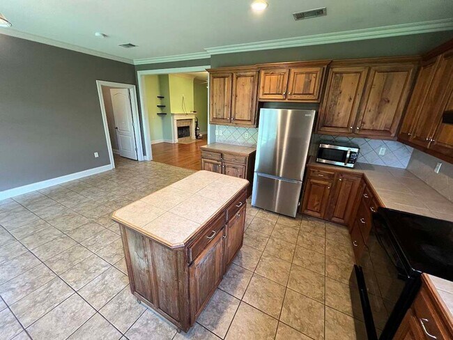 Building Photo - 3995 Water Oak Dr