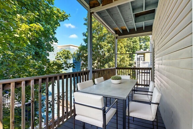 Building Photo - 39 Edison Green