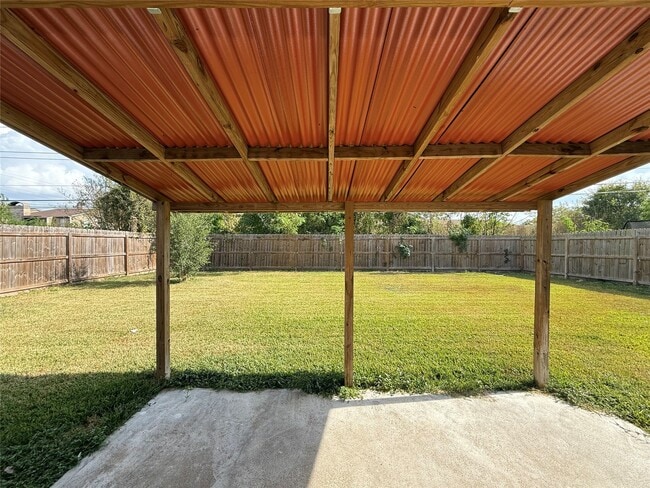 Building Photo - 10119 Leawood Blvd