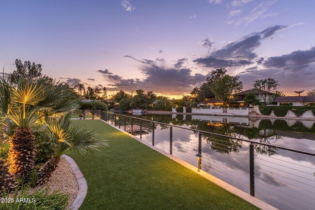 Building Photo - 7620 E Vía Del Placito