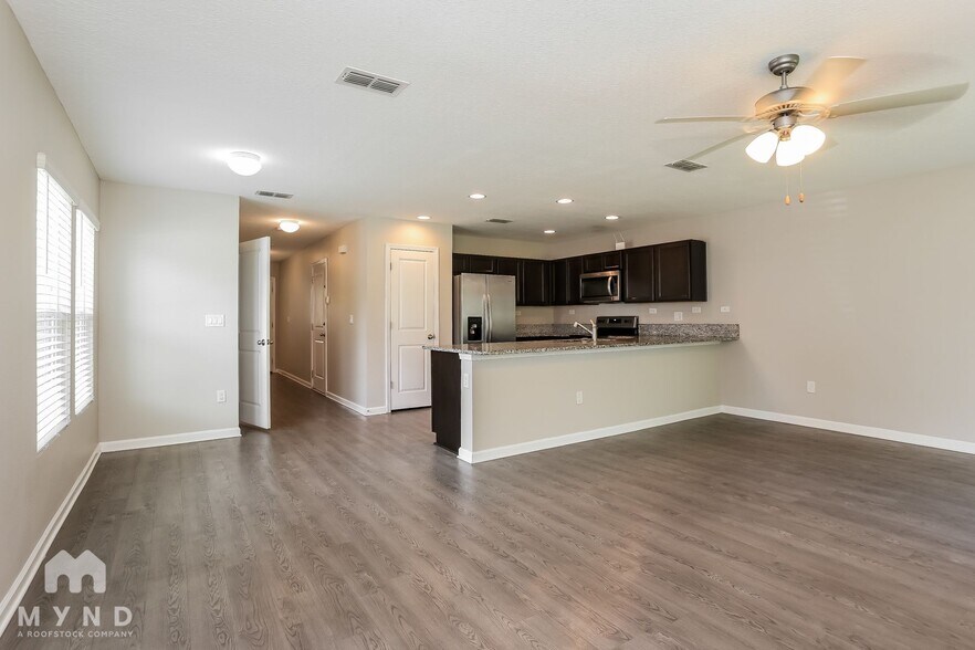 Building Photo - 793 Henley Ct