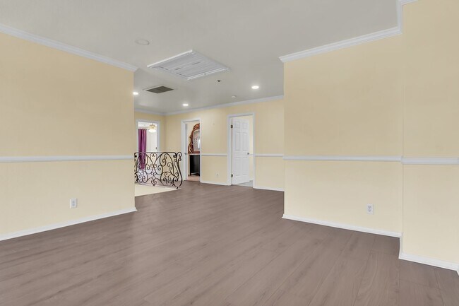 Building Photo - 5246 N Gareloch Ave