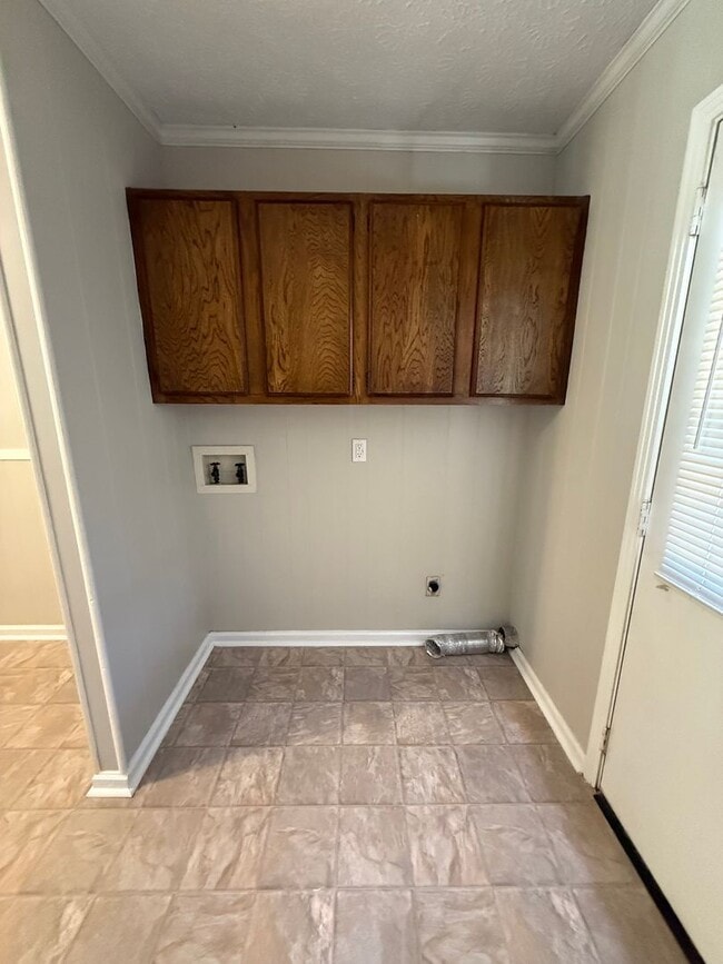 Building Photo - Cozy 2 Bed 1 Bath Duplex