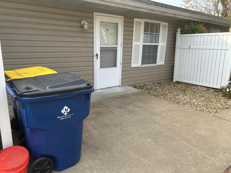 Building Photo - 1300 N 7th St