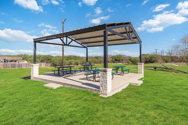 Building Photo - Gorgeous 3 bedroom, 2 bath home with a study near the Forum & Randolph AFB!