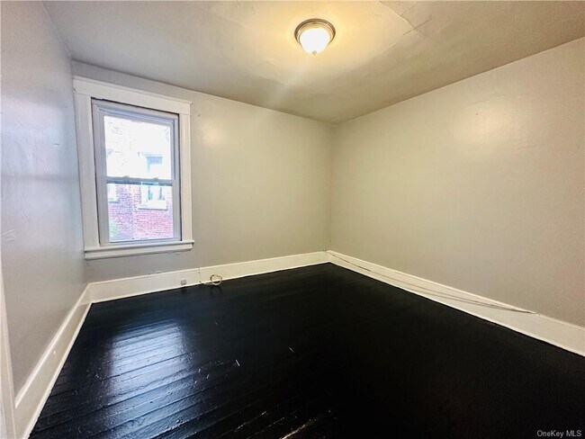 Building Photo - 203 Winnikee Ave