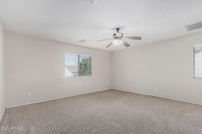 Building Photo - 1242 E Strawberry Dr