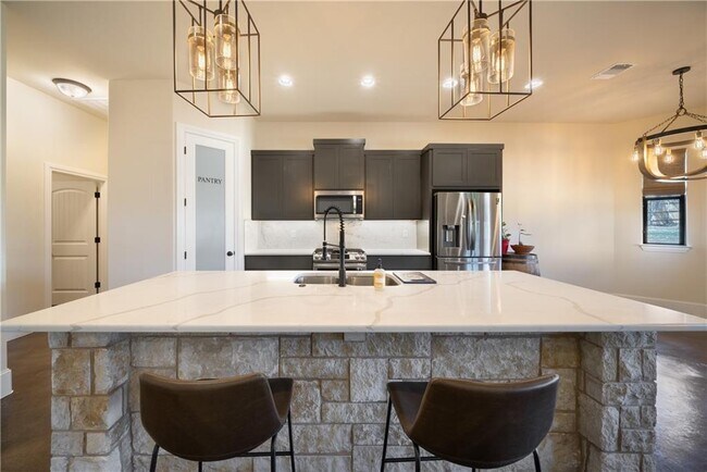 Building Photo - 315 Bluestem Cove