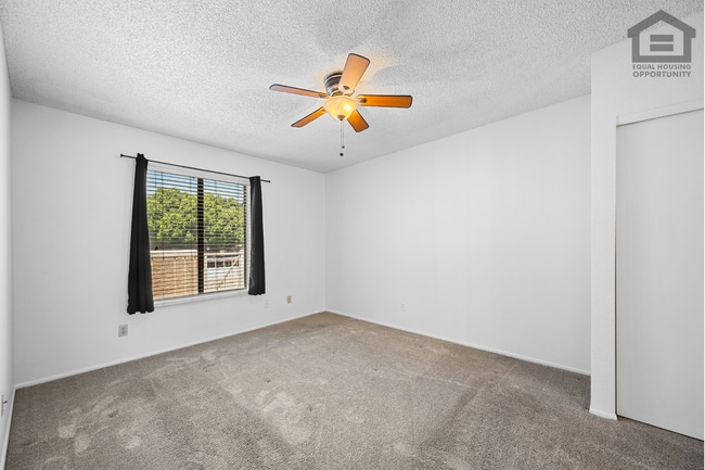Building Photo - 2Bed/2Bath Condo at Thunderbird Rd/59th Ave! Ready for Immediate Move-In!