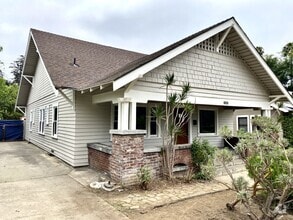 Building Photo - 1132 Stratford Ave