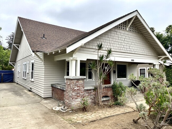 Primary Photo - 1132 Stratford Ave