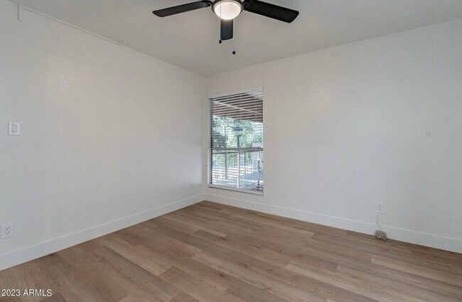 Building Photo - 4608 W Maryland Ave